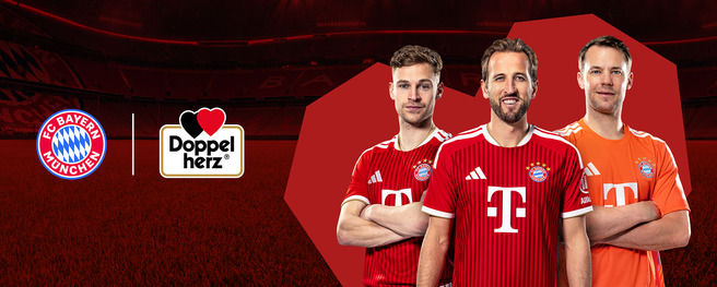 Three football players are standing together, wearing the FC Bayern Munich team jerseys. The first player has a red jersey, the second a white and red striped jersey, and the third player is in an orange goalkeeper jersey. Logos of FC Bayern Munich and Doppelherz are displayed nearby.